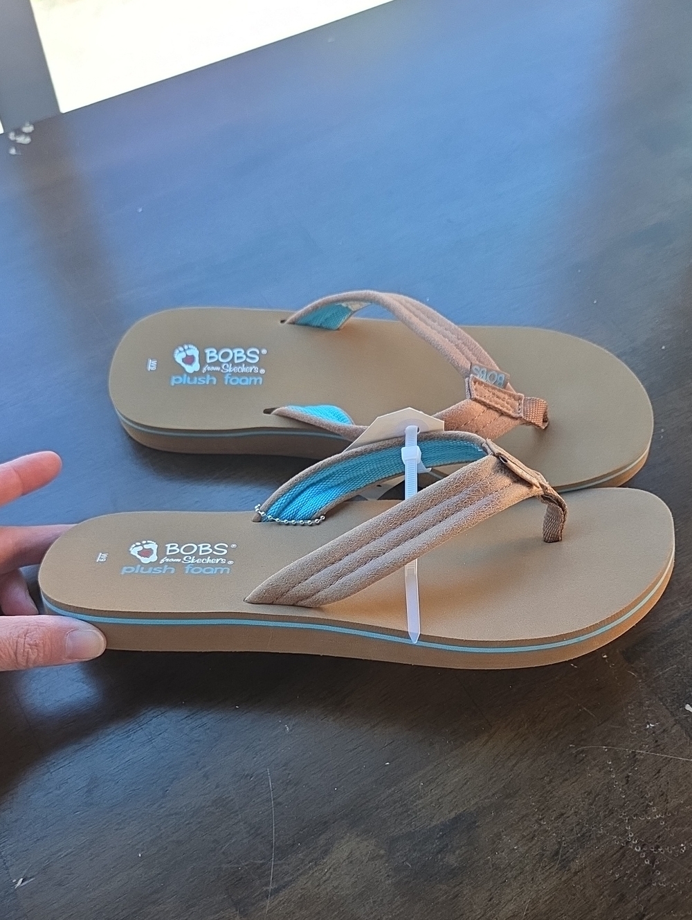 Skechers BOBS Size 9 NEW Plush Foam Tan and Teal Women's Flip Flops
